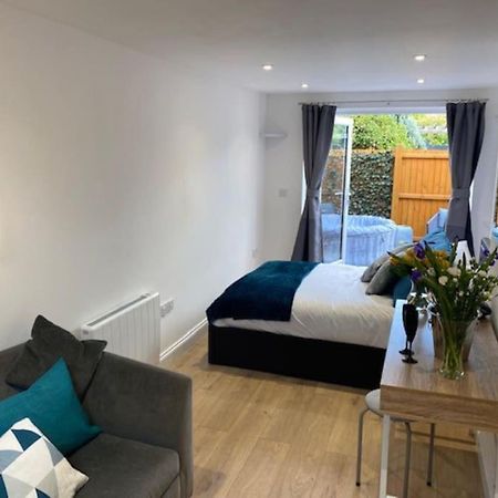 Stylish 1 Bedroom Studio Outdoor Area And Hot Tub Bournemouth Exterior photo